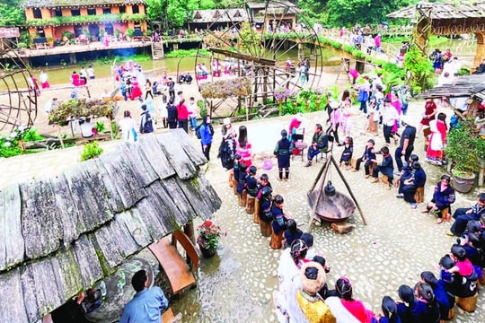 Thúc đẩy giảm nghèo bền vững gắn với phát triển du lịch cộng đồng