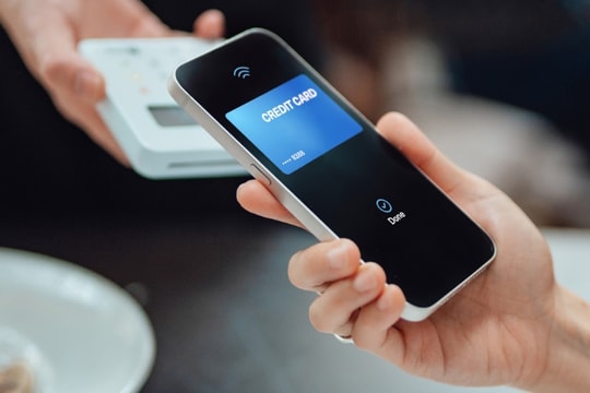 Cuộc tranh giành quyền lực quanh chiếc ví số