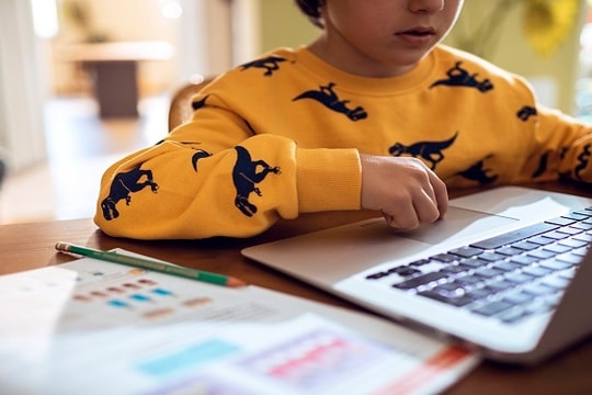 Một số điều cần lưu ý trong bảo vệ trẻ em trên không gian mạng