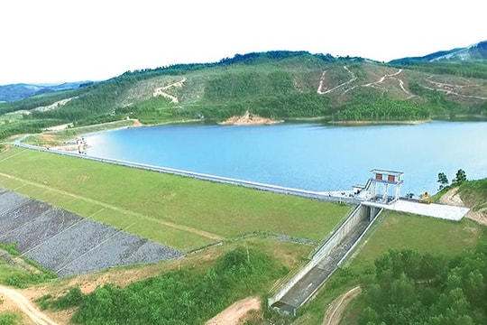 Củng cố hạ tầng thủy lợi, tạo nền tảng xây dựng nông thôn mới