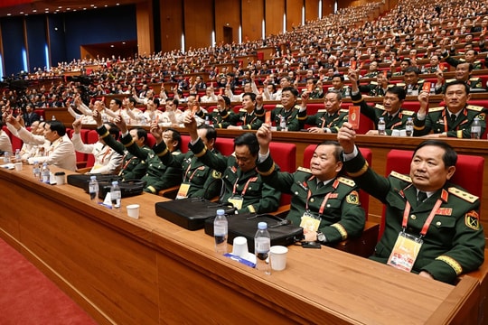 Thông cáo báo chí về ngày làm việc thứ hai Đại hội đại biểu toàn quốc lần thứ XIV của Đảng