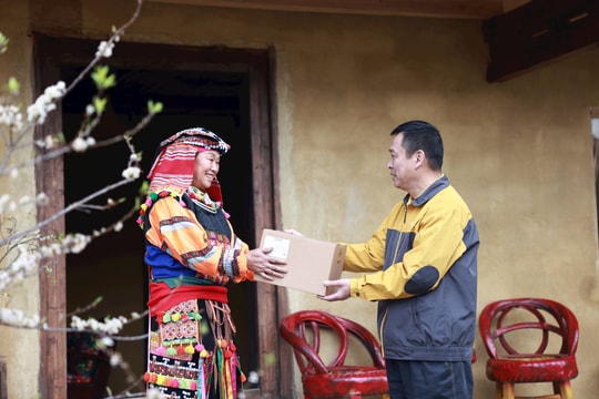 Giáp Tết Bính Ngọ 2026, ngành Bưu điện vận chuyển hàng triệu bưu gửi/ngày