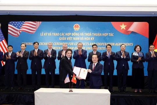 Bộ KH&CN trao giấy phép cung cấp dịch vụ viễn thông cho Starlink