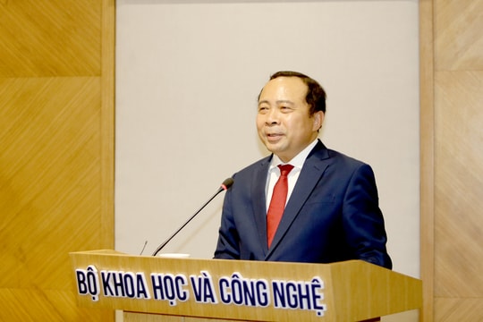 Bàn giao nhiệm vụ Bộ trưởng Bộ Khoa học và Công nghệ