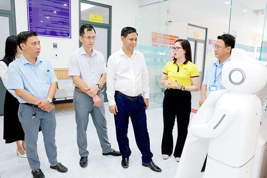 Phường Đồng Xoài, Đồng Nai: Ứng dụng AI, đưa robot lễ tân vào phục vụ hành chính công