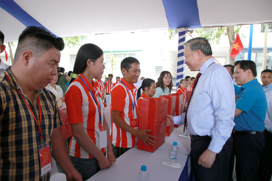 Tổng Bí thư, Chủ tịch nước Tô Lâm: Đổi mới sáng tạo của công nhân sẽ tạo ra sức mạnh lớn cho doanh nghiệp, kinh tế và đất nước