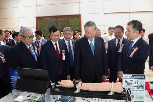 Tổng Bí thư, Chủ tịch nước Tô Lâm: Đại học Quốc gia Hà Nội vận hành theo mô hình ĐH đổi mới sáng tạo