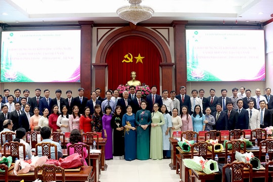 Đồng Tháp vinh danh 19 Giáo sư, Phó Giáo sư và 63 Tiến sĩ tiêu biểu năm 2026