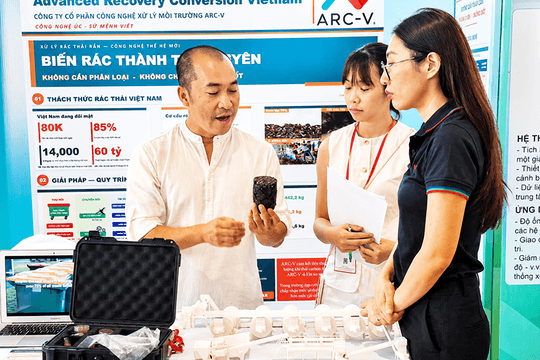 Kết hợp ruồi lính đen và nhiệt phân để “tái sinh” rác thải