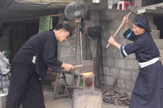 Nâng cao năng lực khai thác nhãn hiệu chứng nhận cho sản phẩm rèn Phúc Sen, Cao Bằng