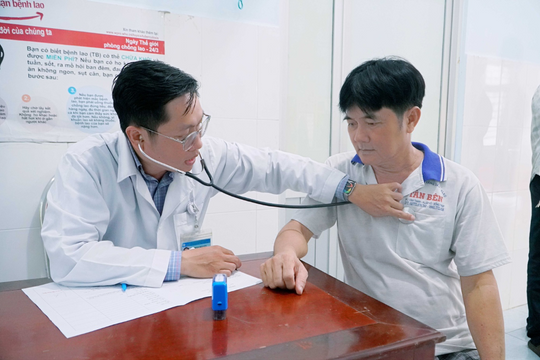Đồng Tháp ra quân khám sàng lọc sức khỏe cho người dân, cập nhật sổ sức khoẻ điện tử