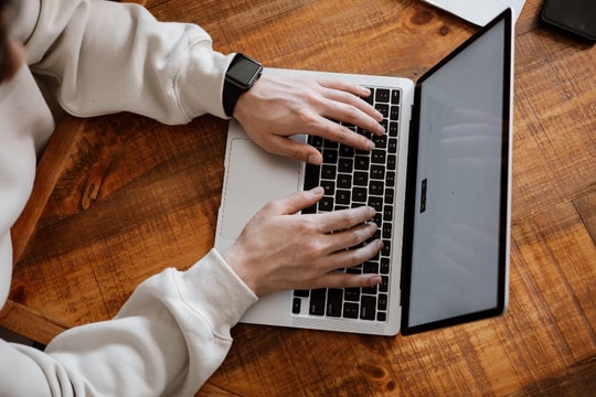 AI đang thay đổi cách con người suy nghĩ và viết lách như thế nào?