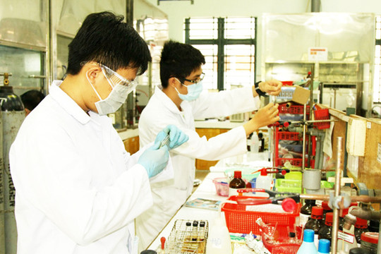 Trường Đại học Bách khoa TP.HCM tuyển nghiên cứu sinh tiến sĩ hưởng lương