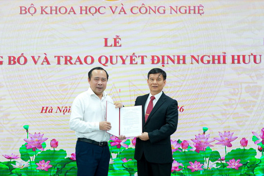 Trao quyết định nghỉ chế độ và tri ân PGS. TS. Trần Văn Nghĩa, Phó Giám đốc Học viện Chiến lược KH&CN