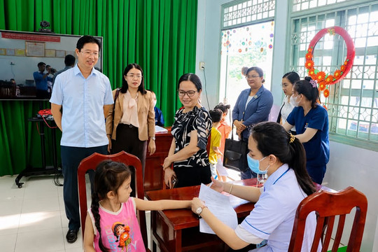 Đồng Tháp đẩy mạnh nhập dữ liệu hồ sơ sức khỏe của người dân