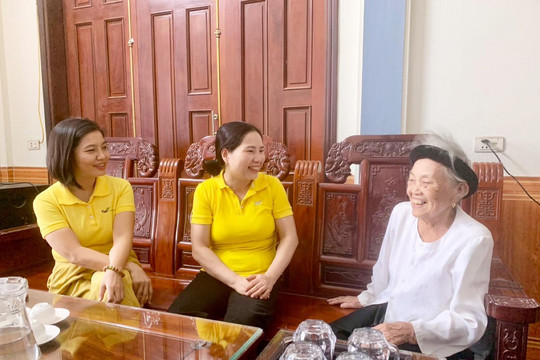 Người Bưu điện trên mọi miền Tổ quốc tiếp nối hành trình tri ân
