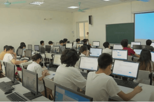 Trắc nghiệm thích ứng trên máy tính: Giải pháp mới đánh giá năng lực thí sinh