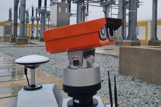 Robot tự hành phục vụ giám sát trạm biến áp không người trực