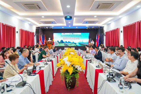 Chuyển đổi mô hình phát triển: Từ tăng trưởng nhanh đến tăng trưởng tốt và bền vững