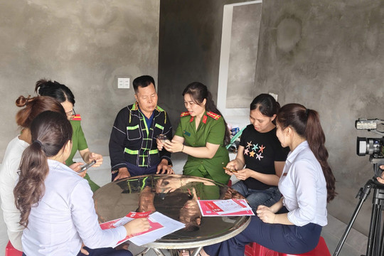 Lạng Sơn đưa đưa các giải pháp chuyển đổi số về thôn, tổ dân phố