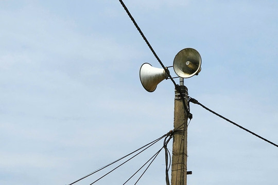 Tiếng loa an ninh kết hợp camera giám sát - "Lớp giáp" công nghệ bảo vệ bình yên bản làng