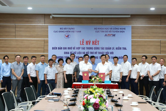 Cục Tần số vô tuyến điện và Cục Đăng kiểm Việt Nam tăng cường hợp tác quản lý phương tiện thủy nội địa