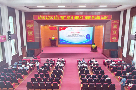 Lai Châu triển khai chương trình 100 lớp đào tạo ứng dụng AI cho cán bộ, công chức