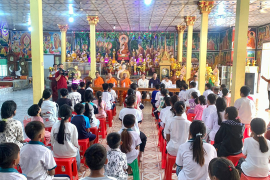 Cần Thơ xây dựng chính sách đặc thù nhằm bảo tồn tiếng nói, chữ viết của đồng bào dân tộc Khmer