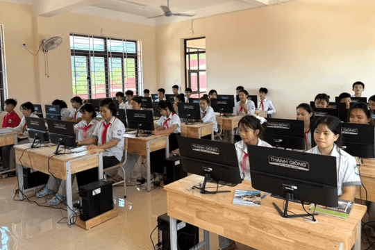Đưa công nghệ vào lớp học vùng biên Yên Khương để học sinh chủ động tiếp cận tri thức