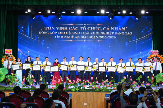 Nghệ An vinh danh các công trình khoa học, công nghệ và dự án khởi nghiệp sáng tạo