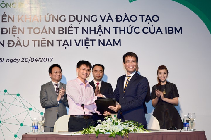  Triển khai ứng dụng thực tế và đào tạo điện toán biết nhận thức tại Việt Nam 