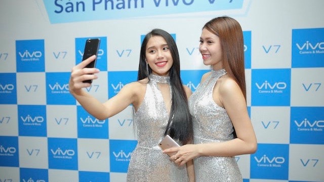  Vivo công bố smartphone V7 có camera trước 24MP 