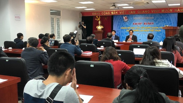  Công bố "Quy tắc sử dụng Mạng xã hội của người làm báo Việt Nam" 