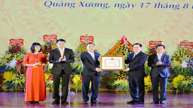  Huyện đầu tiên của tỉnh Thanh Hóa nhận bằng công nhận nông thôn mới 2018 