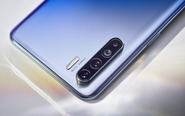 OPPO Reno3 ốp lưng hoa sen trình làng tại Việt Nam ngày 8/5