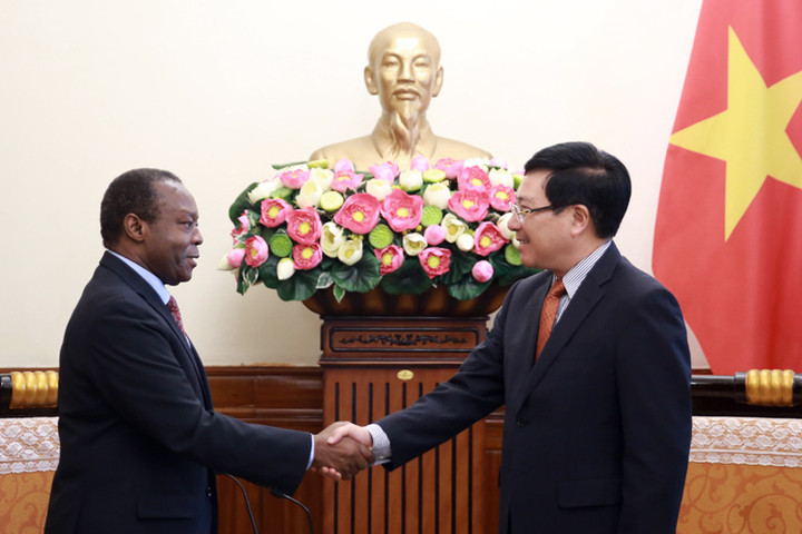 Việt Nam luôn coi trọng mối quan hệ hữu nghị truyền thống với Angola