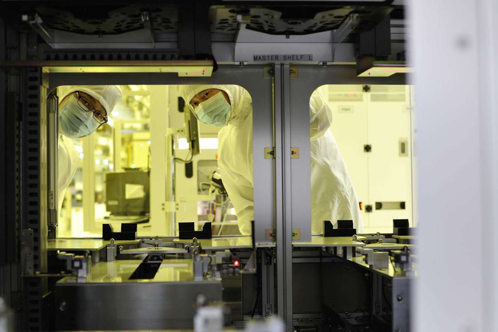 Các nhà sản xuất chip Hàn Quốc được hưởng lợi từ các hạn chế của Mỹ đối với SMIC của Trung Quốc
