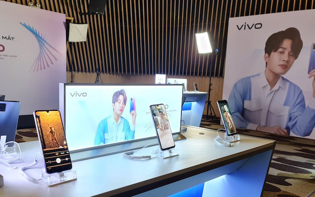 Vivo V20 với camera selfie lấy nét theo mắt đã được công bố tại Việt Nam