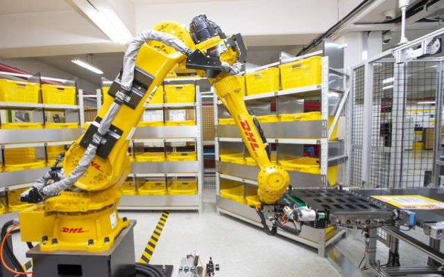 DHL Express ứng dụng robot được hỗ trợ bởi AI để phân loại hàng hóa 