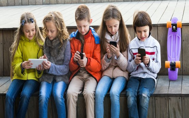 Australia gia tăng biện pháp quản lý trẻ vị thành niên sử dụng mạng xã hội
