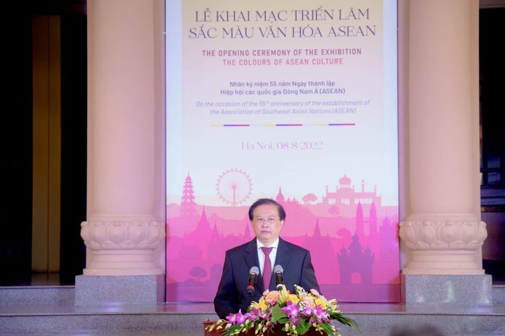 Triển lãm "Sắc màu văn hóa ASEAN" bức tranh giao thoa văn hóa trong khu vực Đông Nam Á