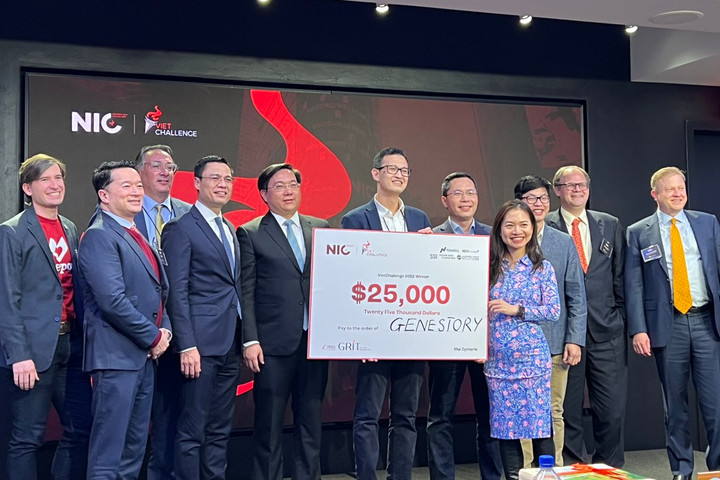 Startup y tế GeneStory giành giải Nhất chung kết VietChallenge 2022