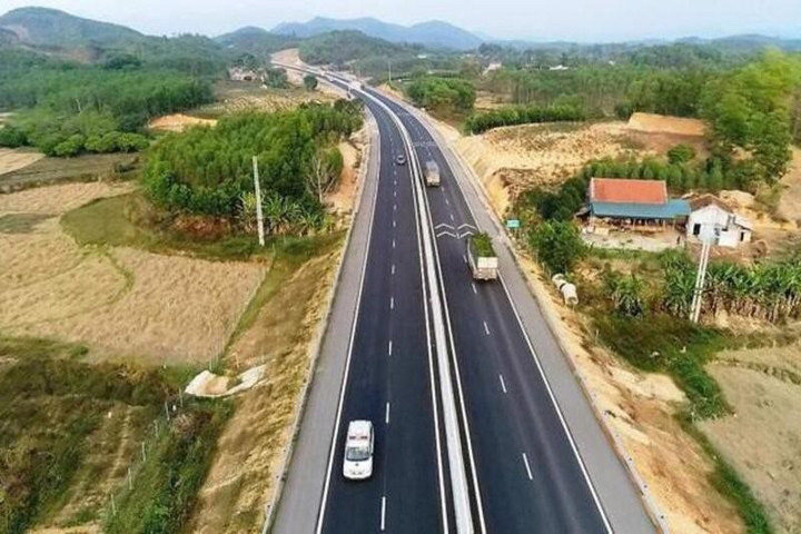 Nâng cấp 3 tuyến quốc lộ Việt Nam nối với Lào và Trung Quốc