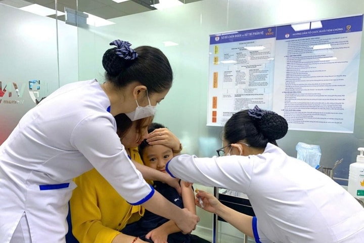 Hà Nội triển khai chiến dịch tiêm vaccine phòng chống bệnh sởi quy mô lớn cho trẻ từ 1-5 tuổi