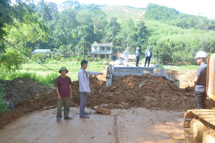 Những “ngọn đuốc” ở bản