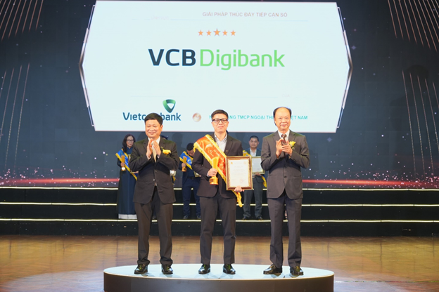Năm giải pháp số của Vietcombank được vinh danh tại Giải thưởng Sao Khuê 2025