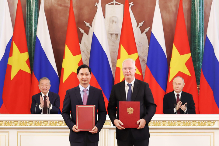 Tổng Bí thư Tô Lâm và Tổng thống Putin chứng kiến VNVC và Quỹ Đầu tư Trực tiếp Nga trao đổi văn kiện hợp tác về vắc xin công nghệ mới