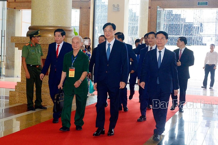 Lãnh đạo Bộ KH&CN dự lễ công bố sáp nhập đơn vị hành chính tại nhiều địa phương