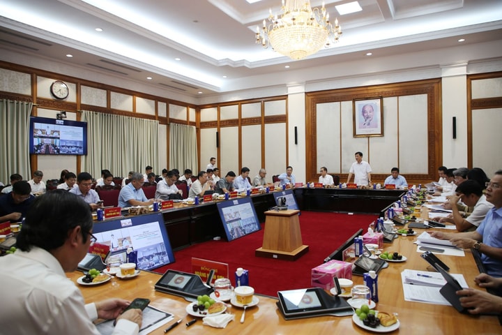 Quyết liệt tháo gỡ điểm nghẽn, hoàn thành căn cơ các nhiệm vụ chuyển đổi số