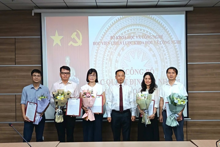 Học viện Chiến lược Khoa học và Công nghệ công bố quyết định về công tác cán bộ